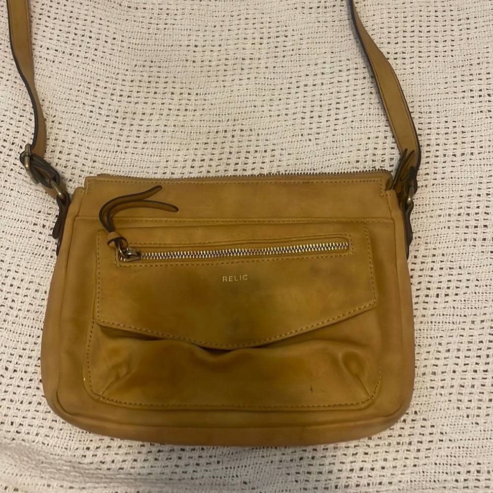 RELIC bag tons of storage and super cute